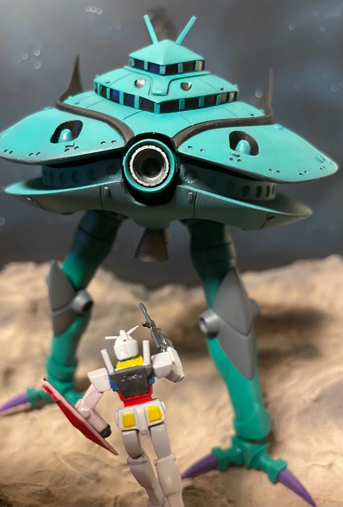 ガンダムはブラウブロの時に制作した物の使い回しです