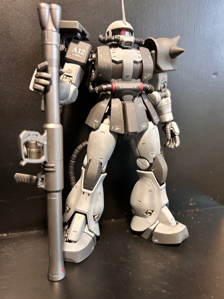 ザクってほんま何色にしてもザクなんでこの造形はすげぇなぁと感服しました。見ていただきありがとうございました。でわまた。