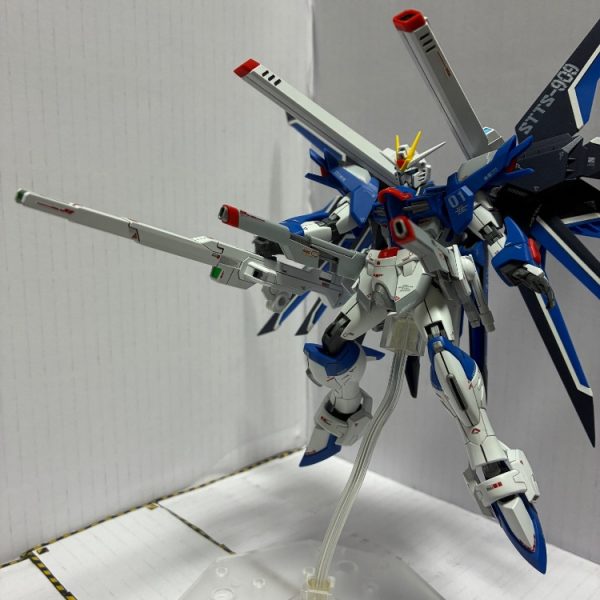 ライジングフリーダムガンダムで初投稿