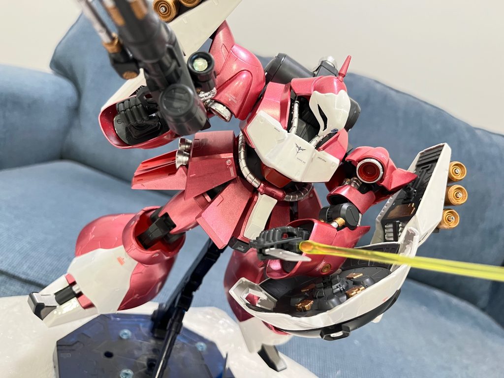 見たことがないヒート・ナイフ付きのビーム・サーベルです。劇中ではその武器を使われましたか？