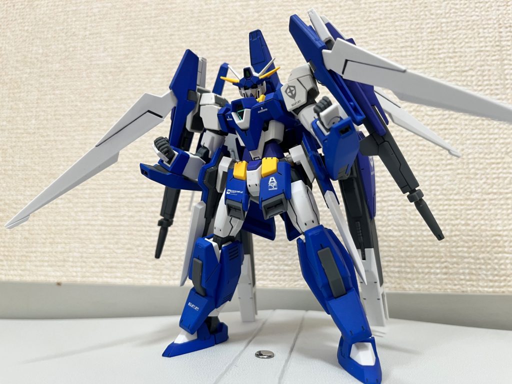 ３機のファイターがドッキング！ガンダムAGE GX！GXの意味はGeneration Crossで「交差する世代」ちなみに、カラーリングはFXモチーフです。