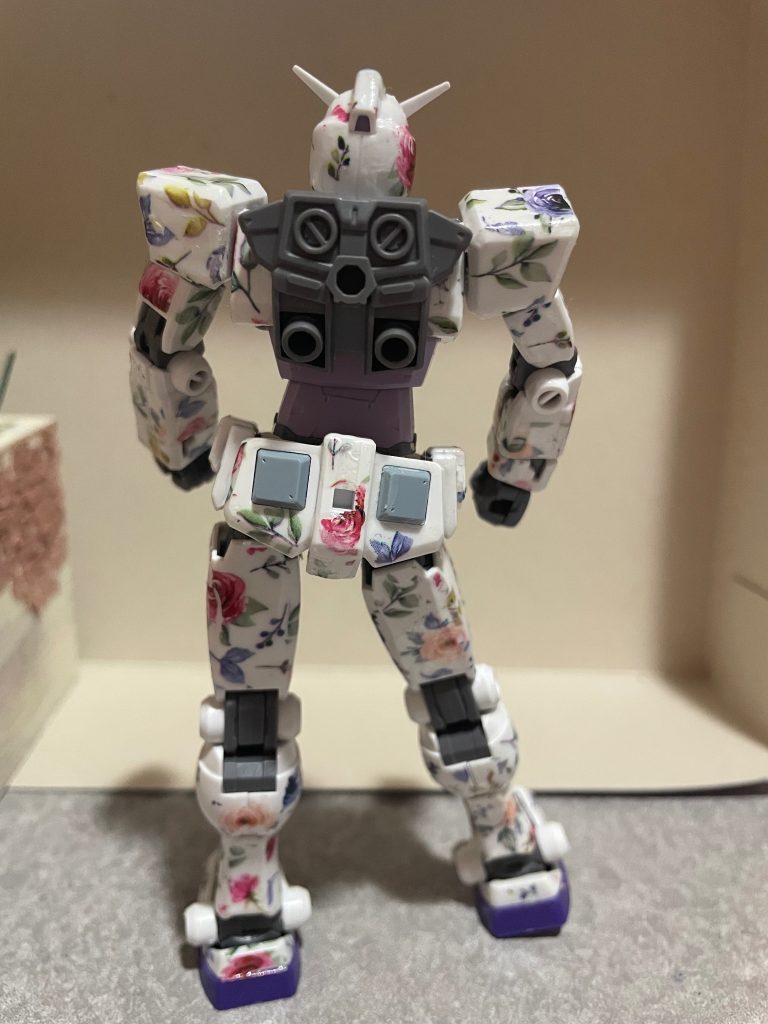 後ろはこんな感じ。なぜかボディービルダーみたいなポーズですね笑