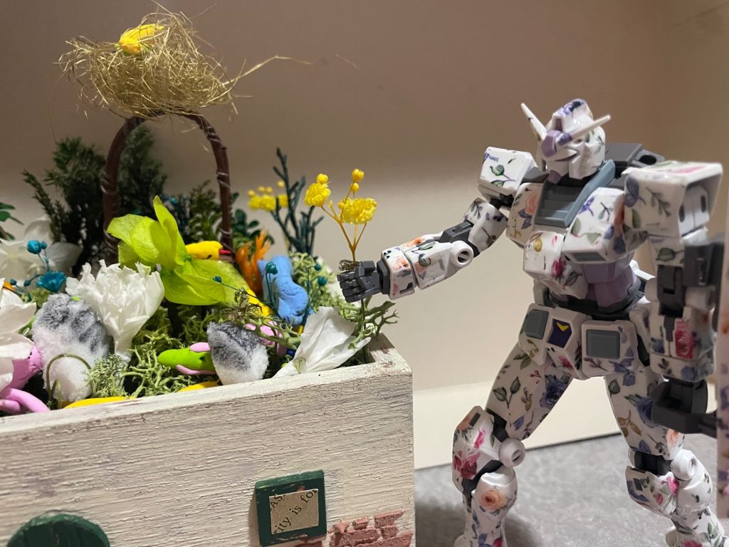 箱庭にお花を植えてもらいました(gandam-hand2)とっても楽しく制作できました(gundam-kao2)