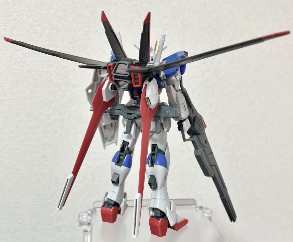 エールストライクと違い下のスタビライザー？はほぼ横に広げられません( ∗･᷄ὢ･᷅∗ )