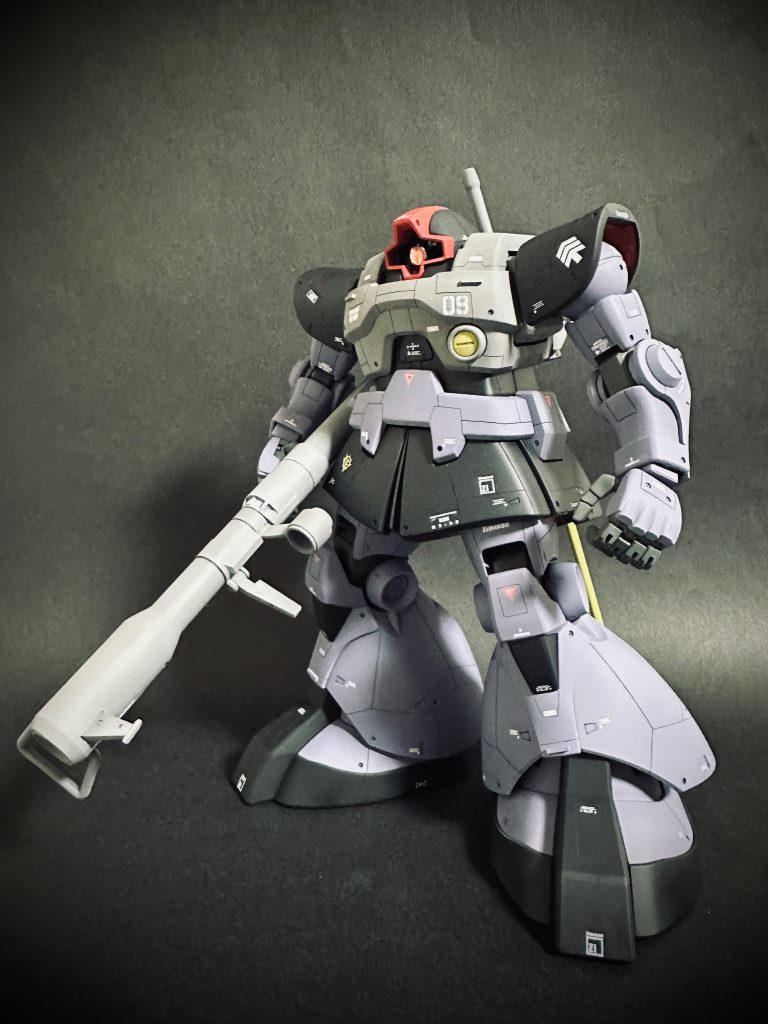 バズーカ持たすとますます陸戦型との区別が（笑）