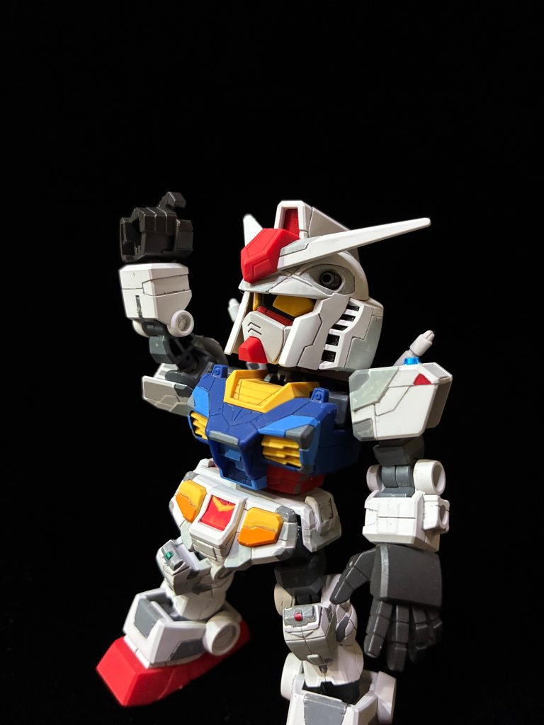 仮面ライダーカブトみたいな謎のポーズ。