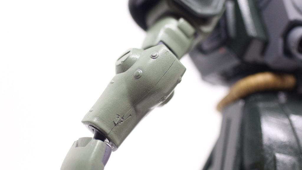 今回の作成で一番楽しかった部分は腕部分です。作成中に何度ノイエ・ジールが脳裏によぎった事か...。