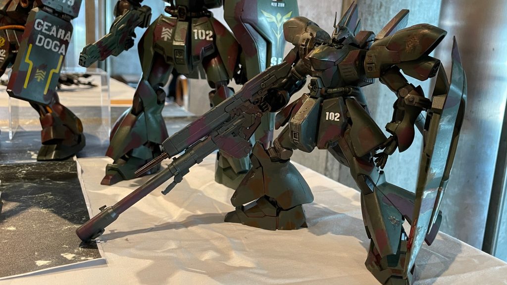 展示会に出したときの画像ですシナンジュのバックパックと武装を装備させました