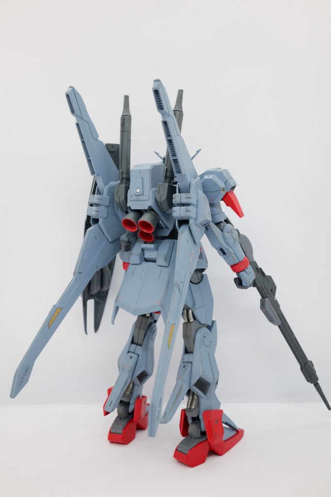 割とシンプルな機体ですが最初からディテールも細かく、カッコよかったので面出しやスジボリ掘り直しくらいで仕上げてます。バーニアの赤はお気に入り。