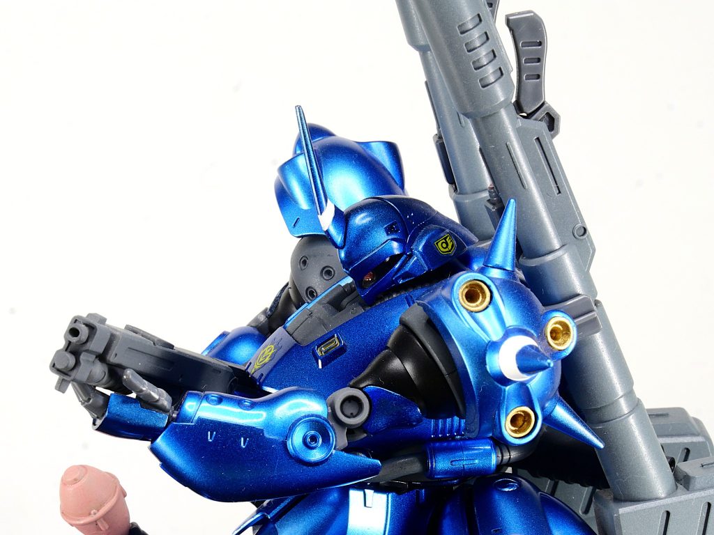 黒背景と白背景どちらも一長一短といったところでしょうか...ガンダムタイプでは白背景にすると輪郭が見えづらくなってしまったりしたので、被写体に合わせて変えるしかないのかもしれません。