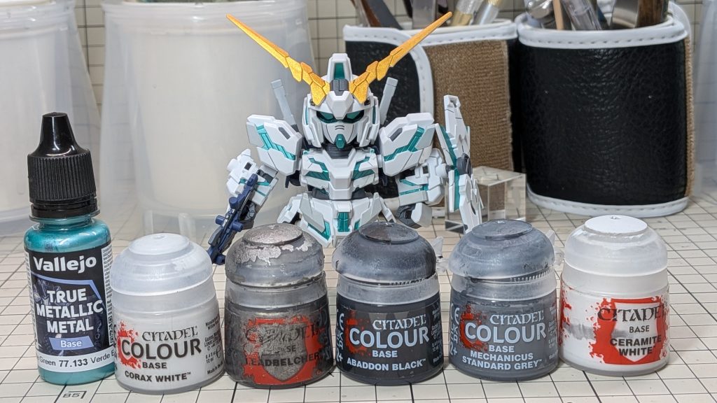 シタデルカラーをメインで使用サイコフレームやカメラなどはファレホのトゥルーメタリックメタルで塗っています