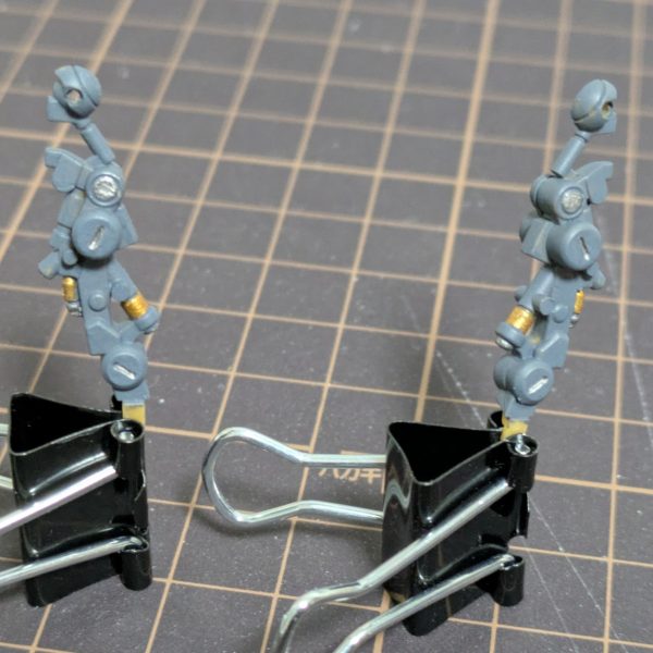 前回からかなり時間が空きましたが続けています一応の締め切りが近いので、ここから加速しそうシタデルのレイヤーカラーの塗装に苦戦して、表面がボコボコになってしまいましたが、遠めから見れば分からないことにしてあります何となくコツは掴んできた気がするので、次回使用する際はもう少しうまくできそう（4枚目）