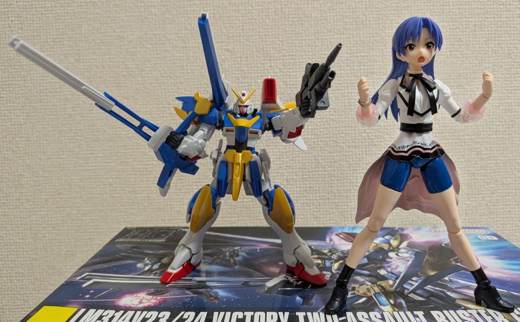 続いては、V2アサルトバスターガンダム＆如月千早です。千早は「青スパッツ」にしてます♪♪ちなみに、同じバンダイ製でも「美プラのみ」だと「BAN」されると危惧してガンプラと共演させてますｗｗ