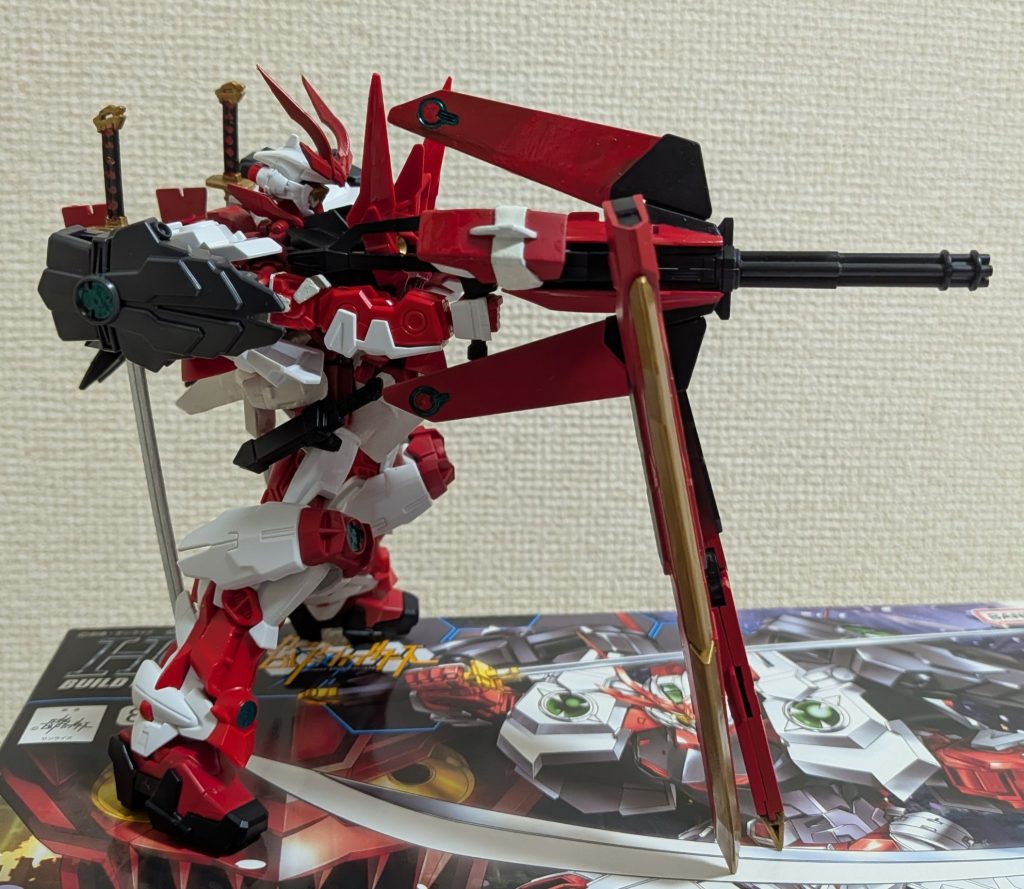 メイン武器は、セカンドLのタクティカルアームズになります。レッドフレームを意識して赤色にリペイントされてます。