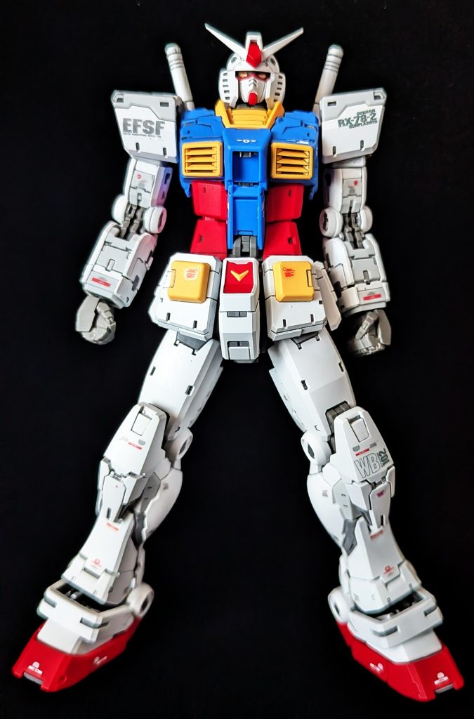 水転写デカールは以下を使用。Ver1.0ガンダムORIGN汎用①ORIGN汎用②νガンダムの余り膝のWB102のデカールがお気に入りです。リアリスティックデカールはフチが気になるので未使用です。デザインは良いので水転写デカールを販売してほしいですね。ただ個人的に肩の航空灯は謎だったのでスルーしました。コアファイターの翼ならわかるんだけどね。