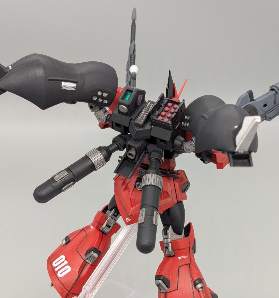 ミサイルコンテナとプロペラントタンクもM.S.Gの物を使用しております。またミサイルコンテナは開閉が出来て発射形態も出来ます。