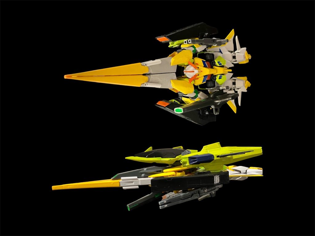平面・側面はこんな感じ。イカみたいな形から多少戦闘機寄りに！？