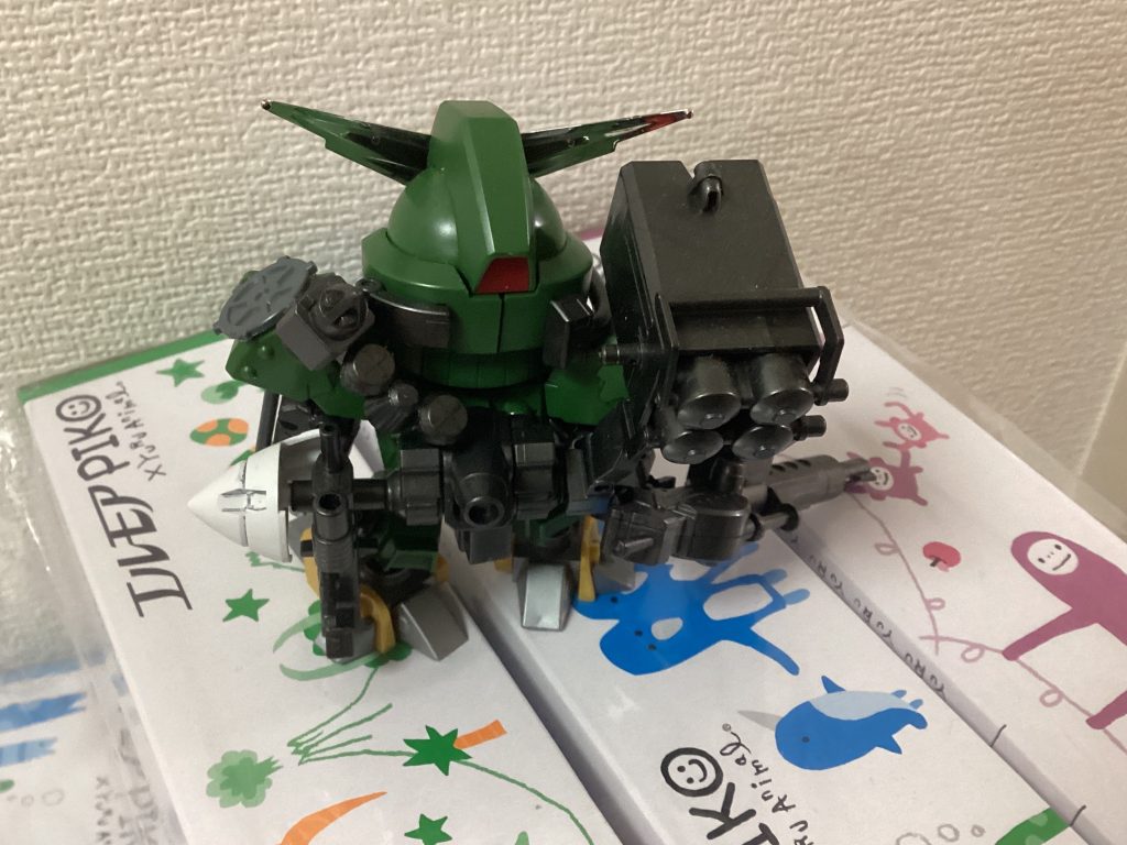 家にあったHGアッガイ、Oガンダムのパーツをくっつけてみた