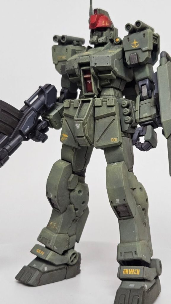 一応ガンダムヘッド(EZ8)になっていますが、中身はあくまでジムなので、これはジムスパルタン…ということにしたいと思います。あぬびすん @anubisnn様の作品(Ez-8 スパルタン)を見て格好いいな～と思ってその真似をした部分もありますが、陸ガンEz-8から持ってきたパーツも結局、頭部と180㎜キャノンだけになっております。そして、あまったヘッドはレットライダー改修機に…
