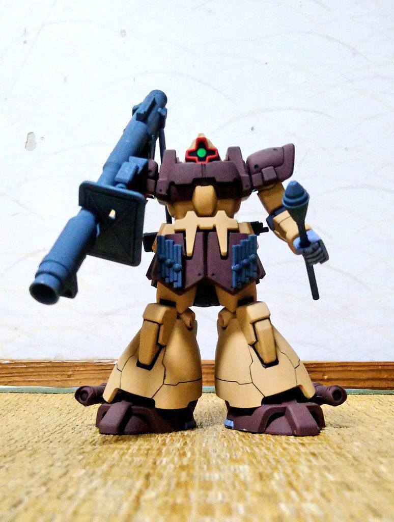 ドムトローペンはスミ入れとつや消しトップコートのみです。