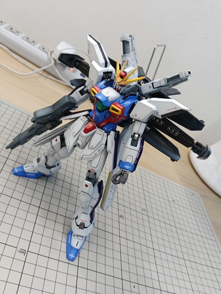 青はやや淡い色になってしまいましたが、それはそれでカッコ良い！