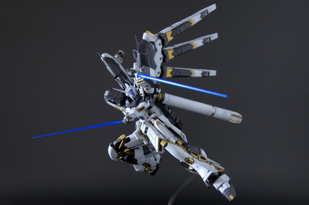 RG Hi-νガンダム–3枚目/制作者：Hase205