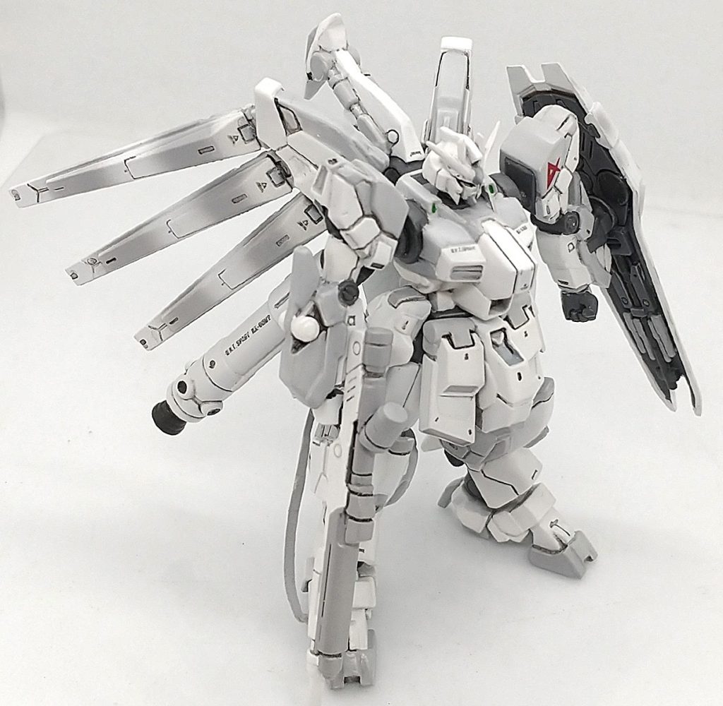 改修塗装完成品 Hi-ν ガンダム ロールアウトカラー (出渕氏イラストアレンジ） ガンダムアーティファクト–3枚目/制作者：ランゼル