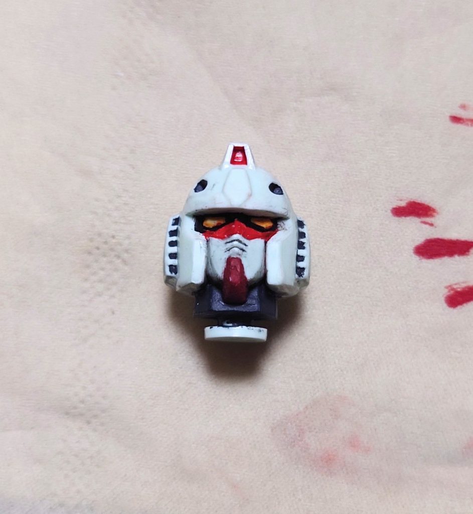 何故か父親と1日かけてガンダムヘッドを作っていました。（2枚目）