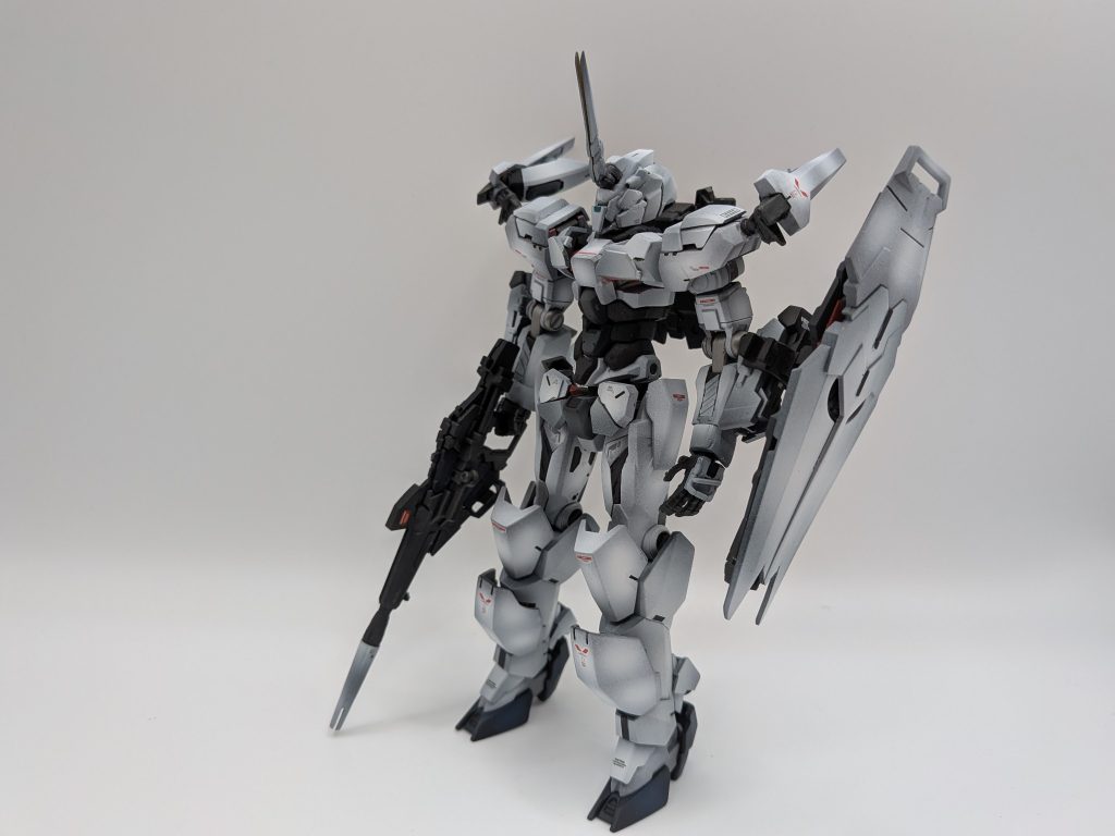 全体はこんな感じです。前回よりもスタイリッシュかつGQらしく改修しました。仕様キットは頭部 RGユニコーン ガンダムファラクト&nbsp;胴 赤いガンダム&nbsp;胸部 トランジェントガンダム、RGユニコーン ダブルオークアンタ&nbsp;腕 RGダブルオーライザー 軽キャノン RGユニコーン &nbsp;&nbsp;肩スラスター トランジェントガンダム ガンダムキャリバーン&nbsp;バックパック RGユニコーン&nbsp;脚部 赤いガンダム ダブルオークアンタ エアリアル改修型 トランジェントガンダム RGユニコーン ガンダムアストレイΩとなってます。&nbsp;