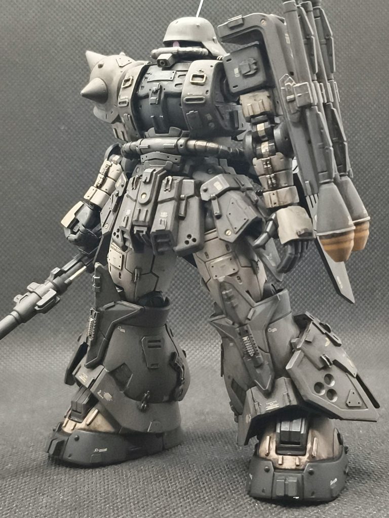 明るいグレーはグレーサフそのまま、濃いグレーがジャーマングレーで、黒っぽいのはNATOブラックで塗装してます。その後、ウェザリングカラーのグランドブラウンでウオッシング。