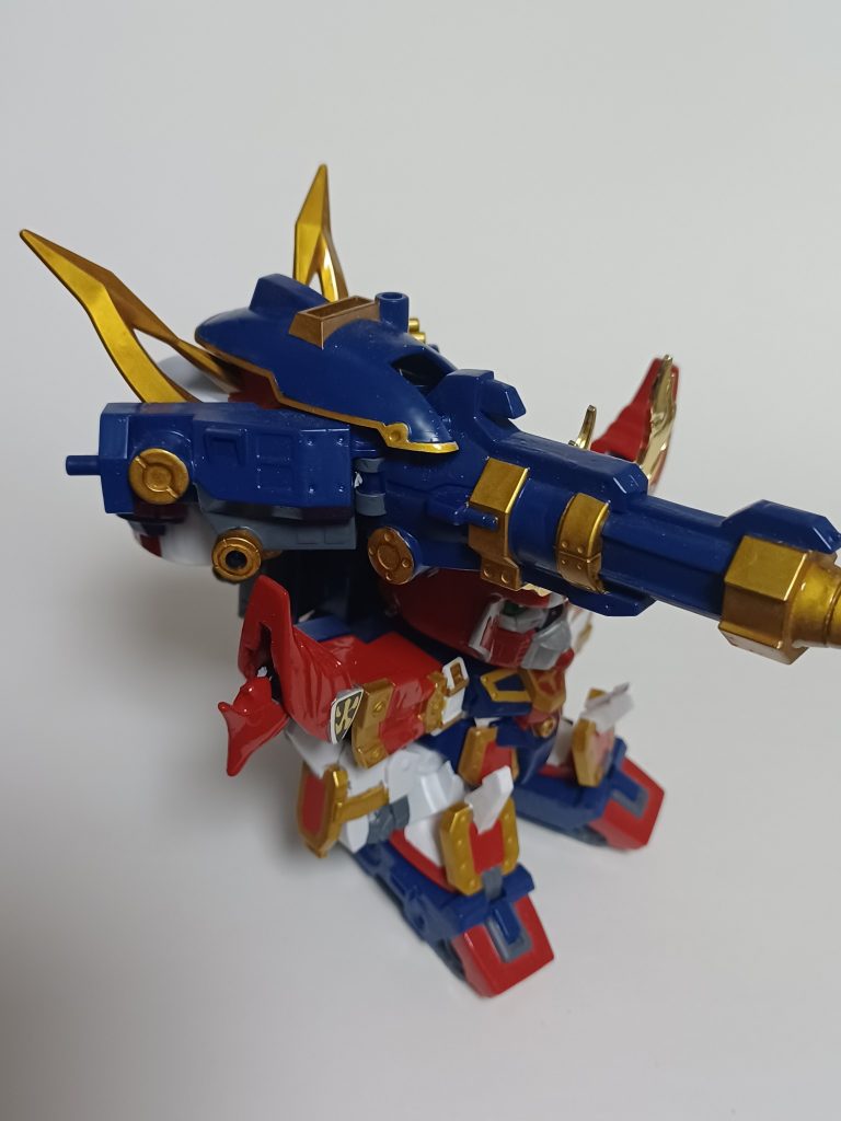兜からバックパックに、自作のアームを概して接続しています。