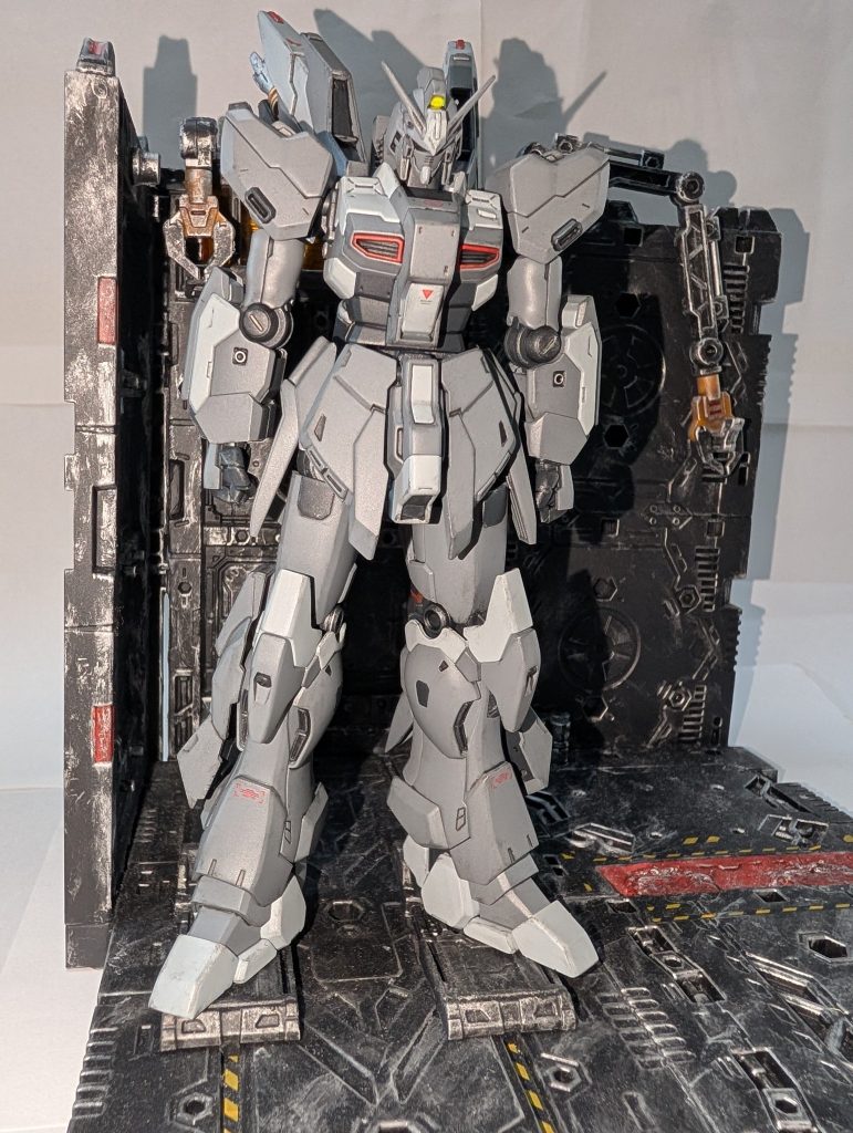 真正面。整備ドックにて。