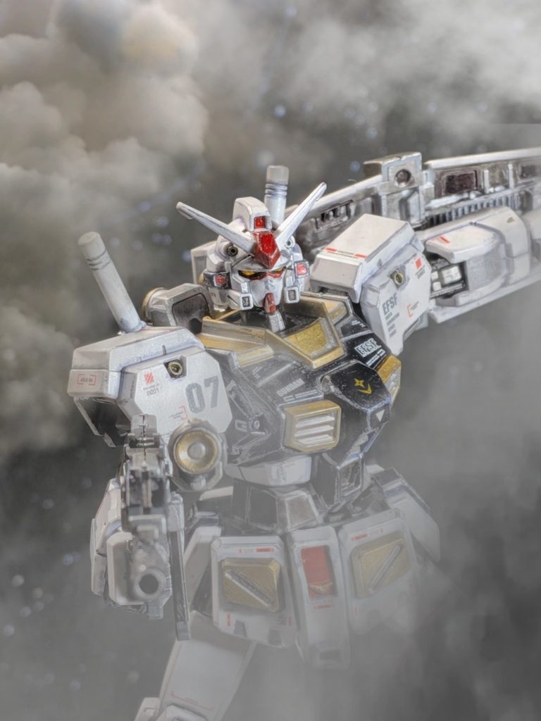 HGUCガンダム７号機　爆炎の中から現れるガンダム