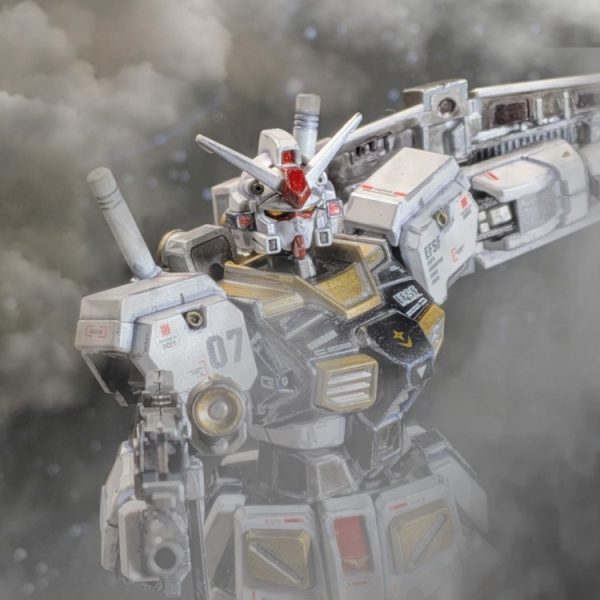 HGUCガンダム７号機　爆炎の中から現れるガンダム