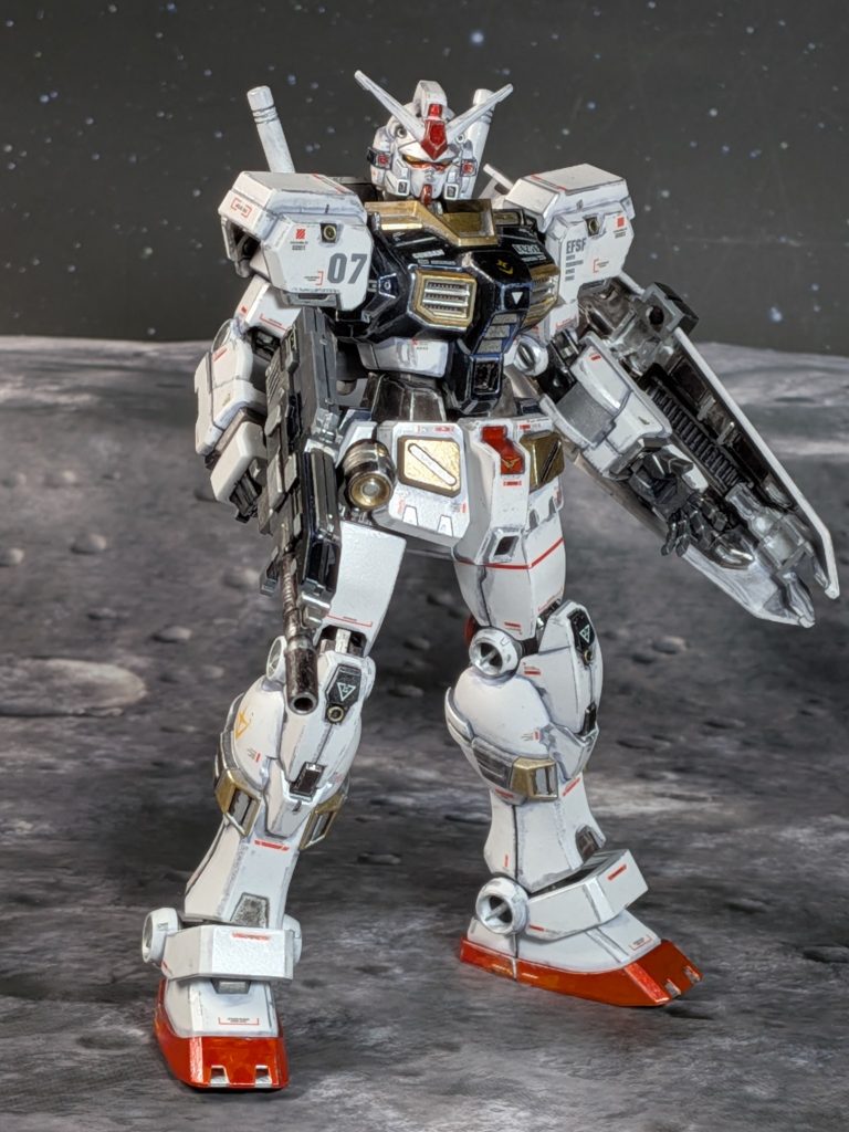 とりあえず、巣立ちの全身像やはり最近のキットは、普通に立たせるだけでカッコ良い…(gundam-kao3)逆に、複数あるカッコ良い立ちポーズのどれにするかで悩むくらい
