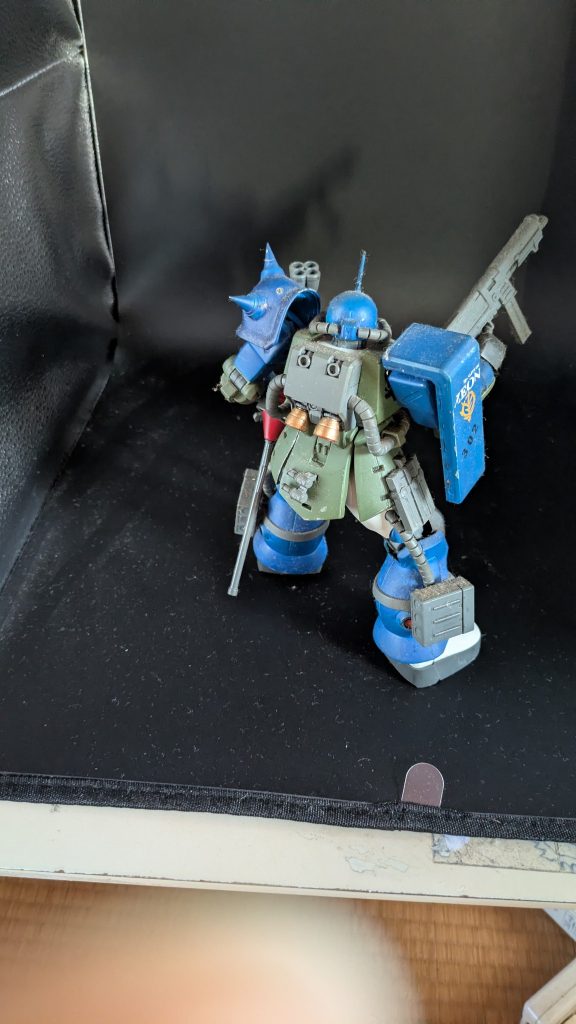 特にスタイルなど、改修をしていませんが、ガンプラを飾る場所の奥の方から出しての為ホコリが付きまくってます😅