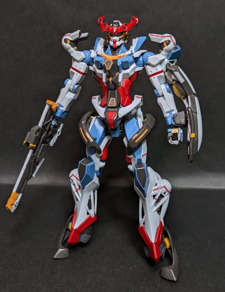前回の大ベテラン・ガンダムさんのシンプルさとは一転、凄い情報量の本作wパーツの色分けはかなりのものだったのですが、それでも足りなくて追加塗装の嵐！いつも以上に設定画とのにらめっこの時間が長かったですwww