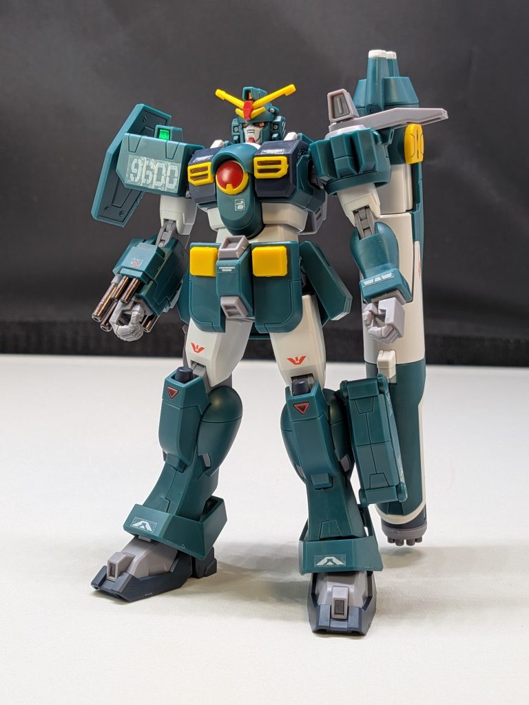 武器にガンメタル塗装や余ってるデカールなど貼っただけの物ですが、参考程度に😅HGのガンダムXがでたのが2010年という事でかなり待ちましたね（；^ω^）