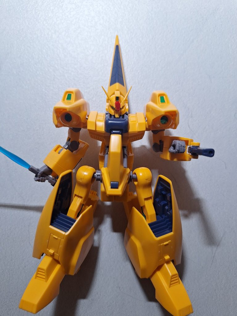 意外とガンダムタイプの顔も悪くないのかもしれません。