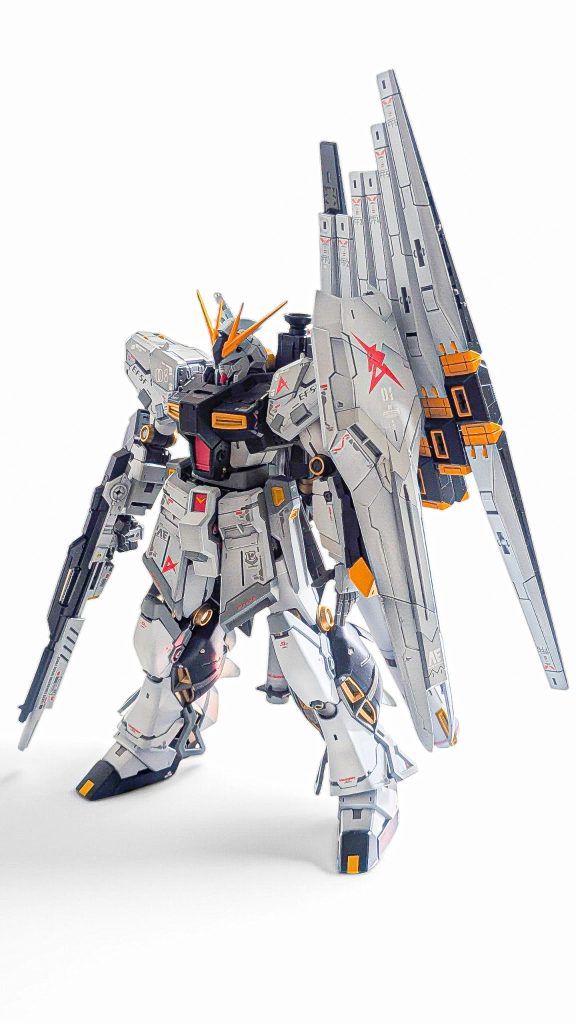 塗装は全パーツサーフェイサーEVOブラックから。白①エアリアルホワイト（ク）白②ニュートラルグレーⅡ（ガ）白③ニュートラルグレーⅣ（ガ）灰①メカサフヘヴィ（ガ）灰②メカサフスーパーヘヴィ（ガ）黒①EXブラック（ガ）濃紺①EXブラック（ガ）→プリズムブルーブラック（ガ）金①スターブライトゴールド（ガ）金②赤金（ク）銀①スターブライトジュラルミン（ガ）橙①調色 &nbsp;イエロー+オレンジ+レッド+ホワイト赤①ブライトレッド（ク）スミ入れ①ブラック（タ）②ダークグレー（タ）セミグロスクリア（ガ）