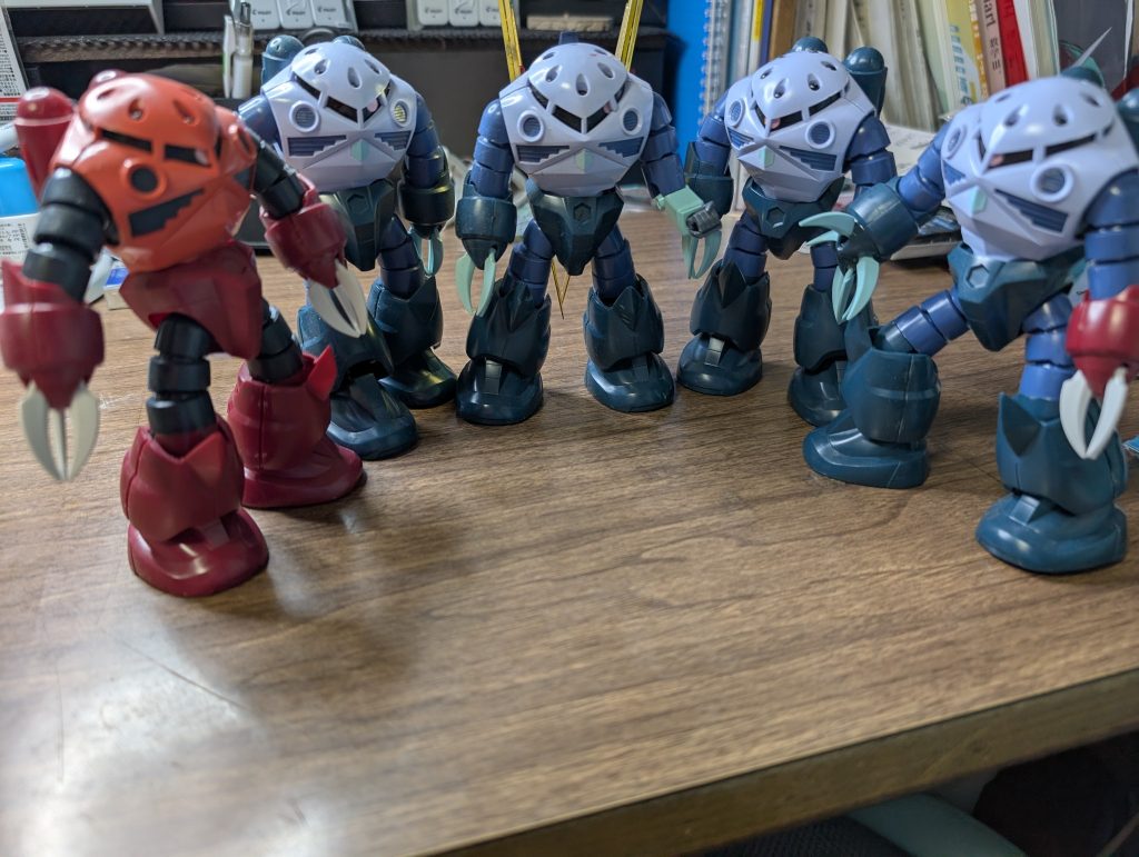 わっれらーがすいえいぶーーちょっといじってバックパックがデルタガンダムのがいますね