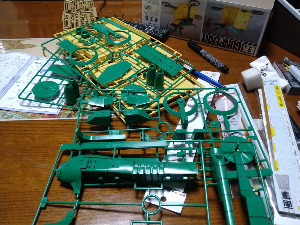 プラモ自体は2色の色分けしかされてませんが、EXモデルとはいえ、出してくれた事に感謝です。取り敢えずスミ入れをしてから組んでいきました。