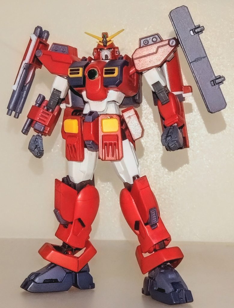 全身。キットは2017年頃に中古屋で購入したものにHGガンダムAGE1ノーマルをミキシングして完成させたものですが、久々に箱から取り出した所、改修箇所が目立っていたので2024年に改めてリペア・リペイントしたものです。