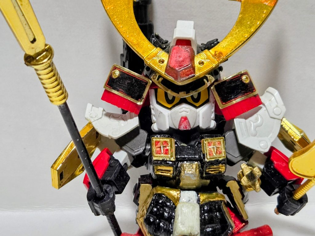 髭の口部分はパテでマスクを制作しました。後でパーフェクトガンダムや雷頑駄無などとコンパチにできたらいいなあ、と思ってますw