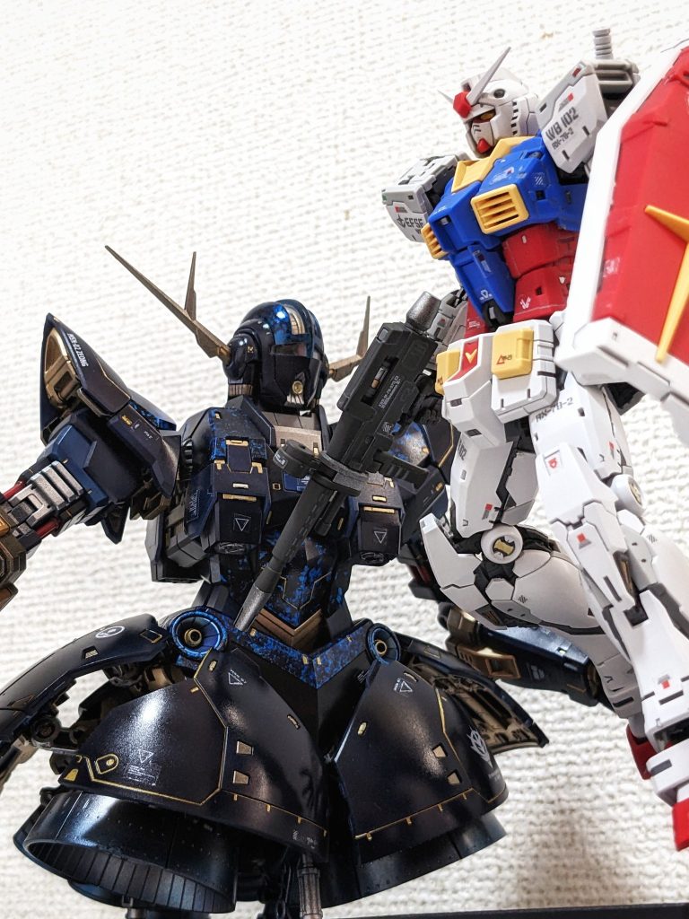撮影ブースを使わないで　組んですぐ撮ったものです。このガンダムのポージングが再現できない・・・