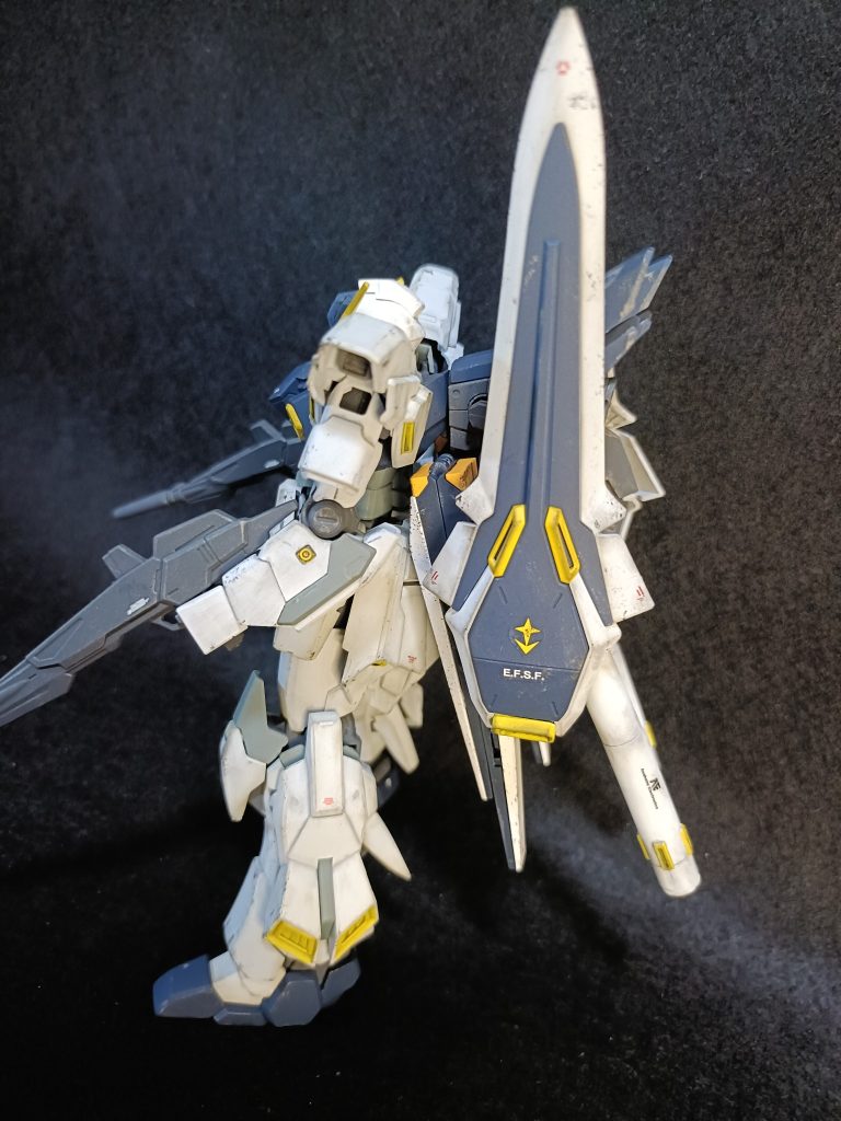 フィン・ファンネルも2機搭載されてます。