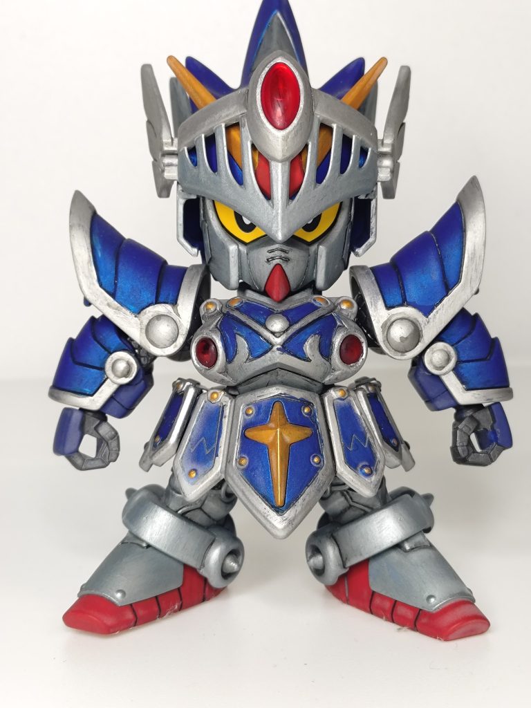 霞のよろい一番のやらかしがフロントアーマーです。どう見てもつや消し吹きすぎた…ガントレットの塗り分けと各種ビスを追加塗装しました。