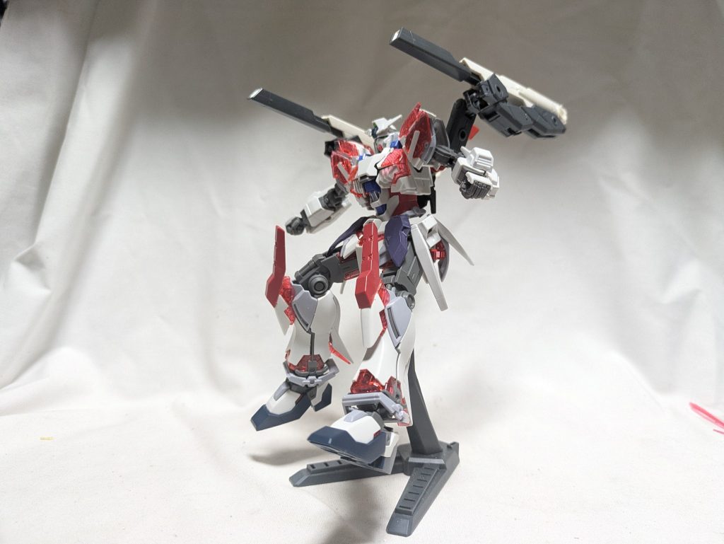 元ネタの福岡νガンダム同様に砲撃可能です。