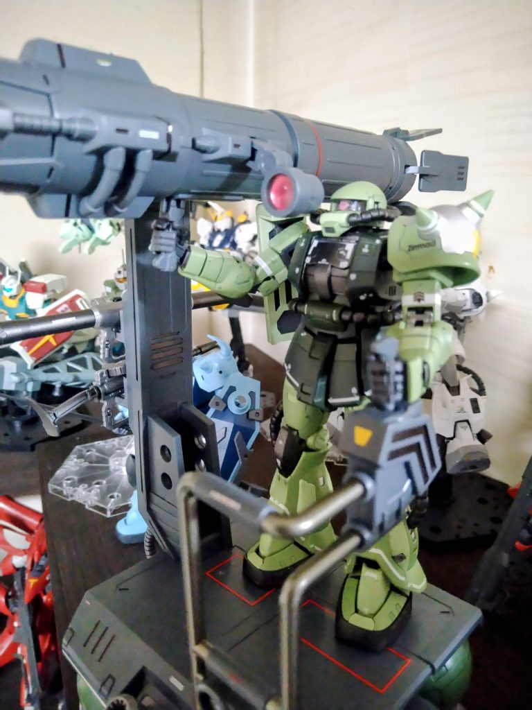 グリップも動きザクのマニュピレーターとの相性もバッチリでした。