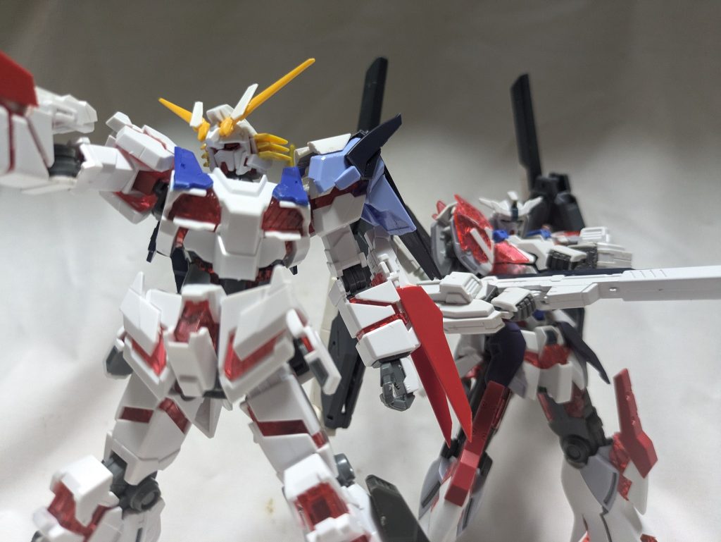 大まかな設定では、ナラティブガンダムARで牽制し、ユニコーンガンダムARで間合いを詰めるというスタイルです。